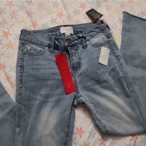 Celebrity Pink Flare & Wide Jean.